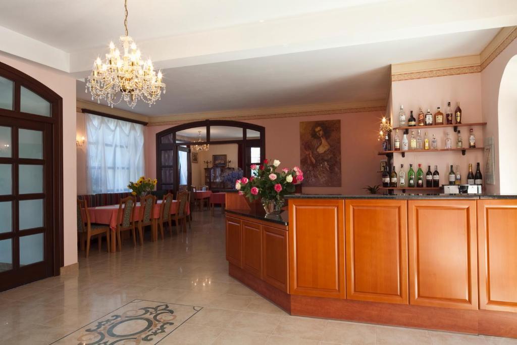 Hotel Wenus Казимеж-Дольны Экстерьер фото