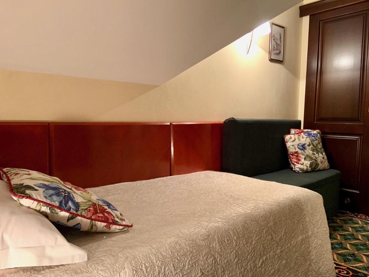 Hotel Wenus Казимеж-Дольны Экстерьер фото